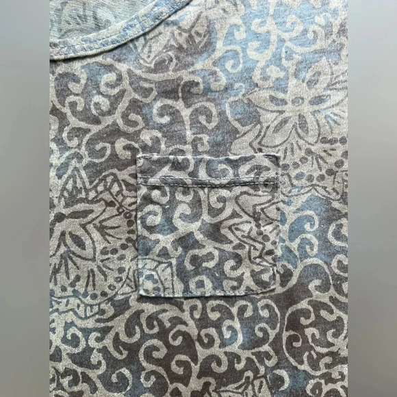 fresh produce | ladies tunic style top. Size: XS - Picture 2 of 9